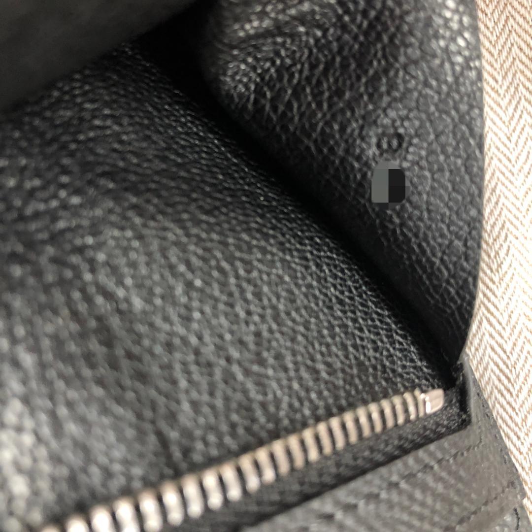 ベアンコンパクト 黒レザー 二つ折り財布 シルバーH型金具