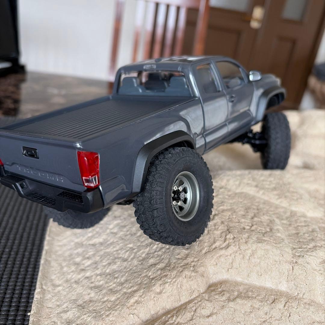 ホビーラジコン FMS FCX M TOYOTA TACOMA