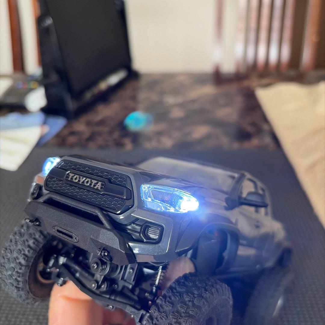 ホビーラジコン FMS FCX M TOYOTA TACOMA