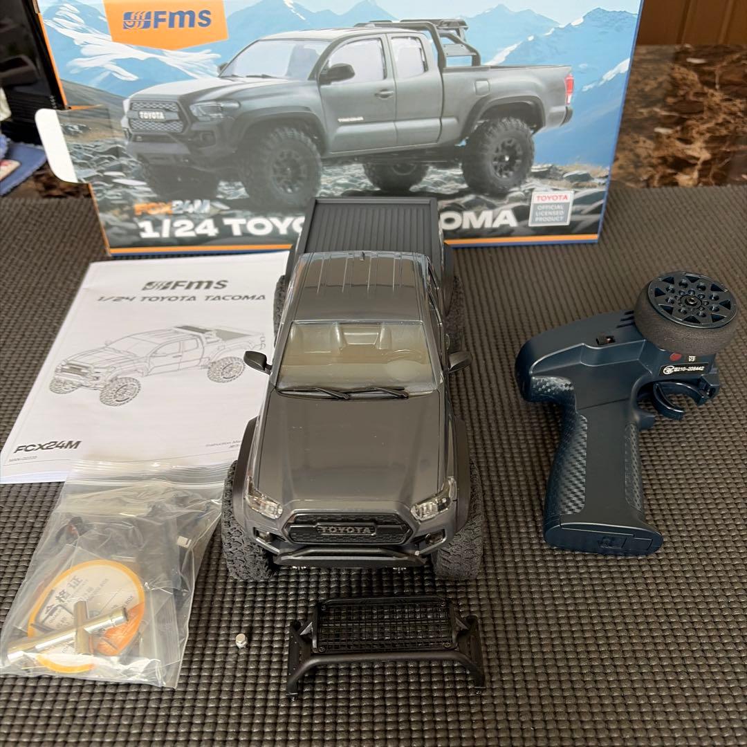 ホビーラジコン FMS FCX M TOYOTA TACOMA