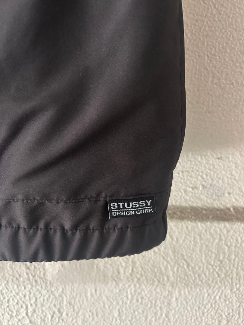 美品【STUSSY】黒ナイロンベスト 多ポケット フード付