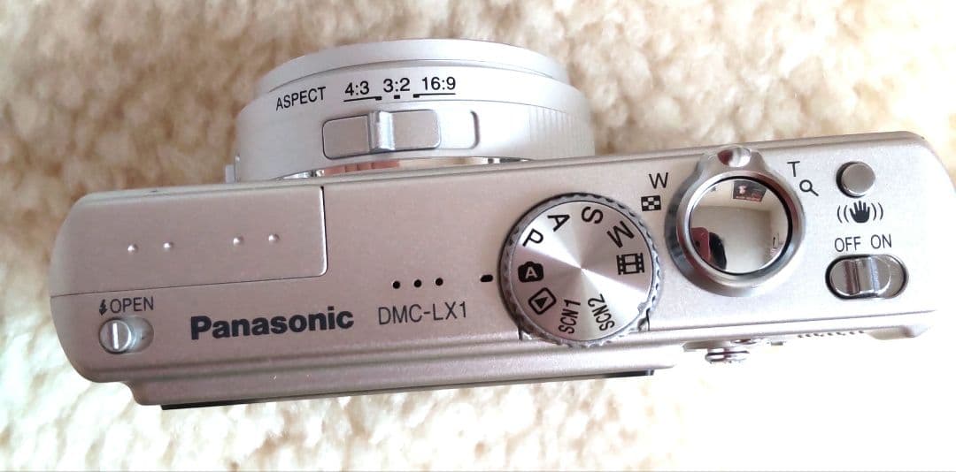 Panasonic DMC-LX1 コンパクトデジタルカメラ シルバー