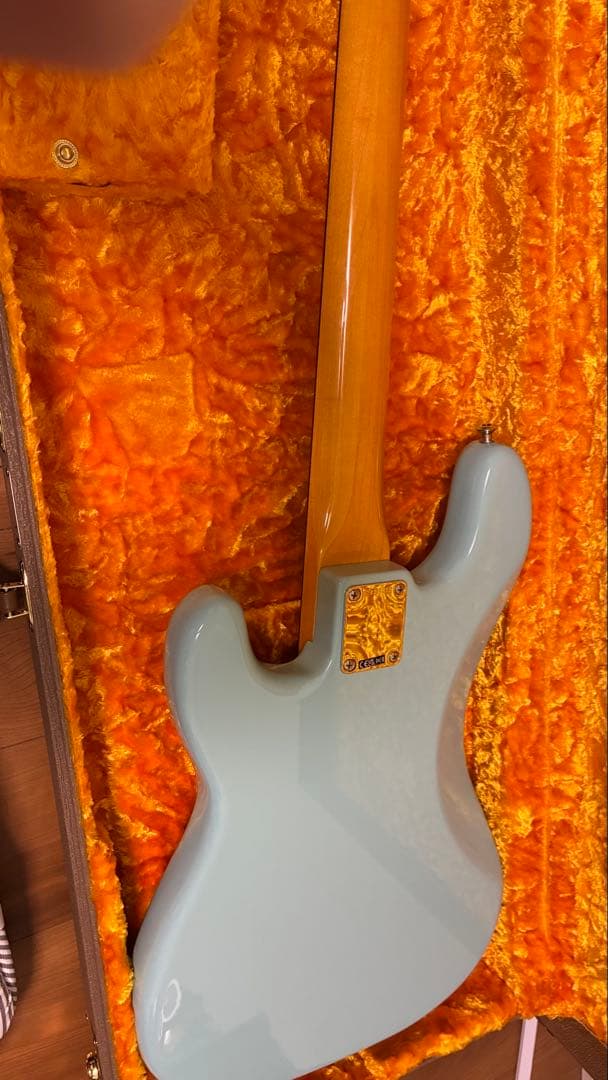 ベース Fender American Vintage II precision