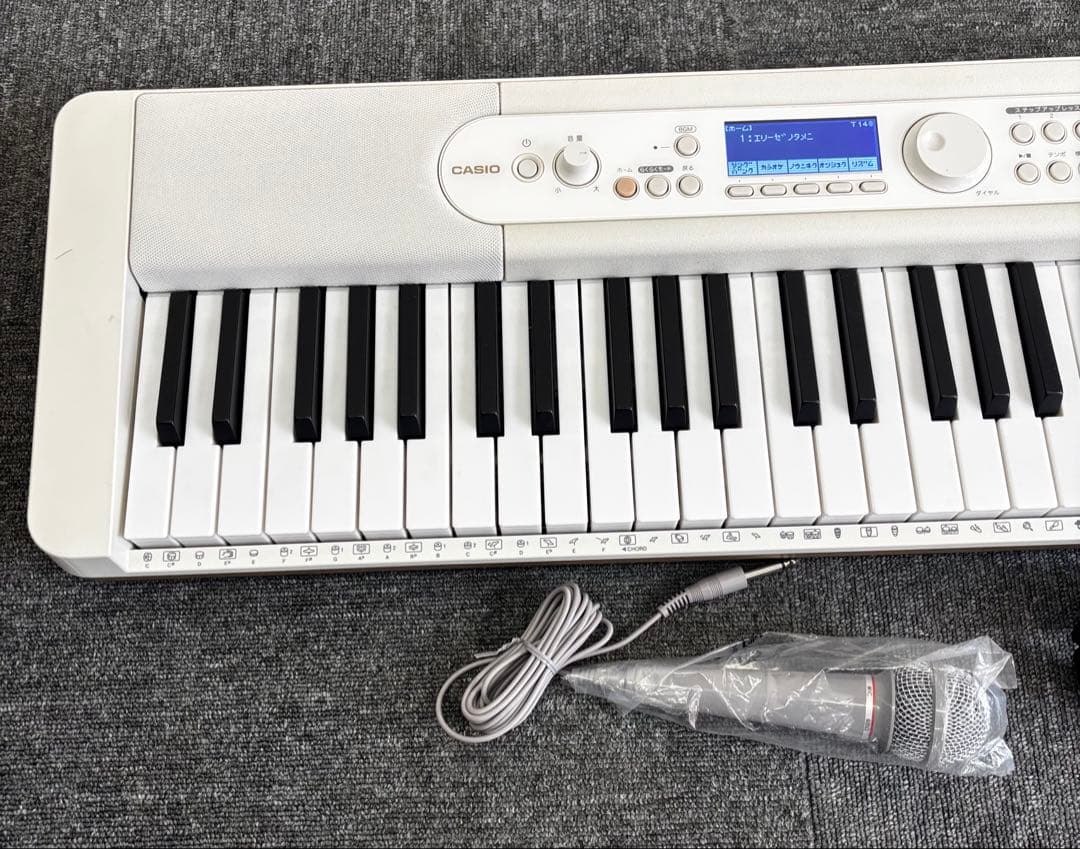 CASIO 電子キーボード 光ナビゲーション LK-526 2022年製