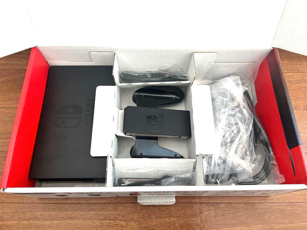 任天堂 Nintendo Switch 本体（SDカード付　256GB)