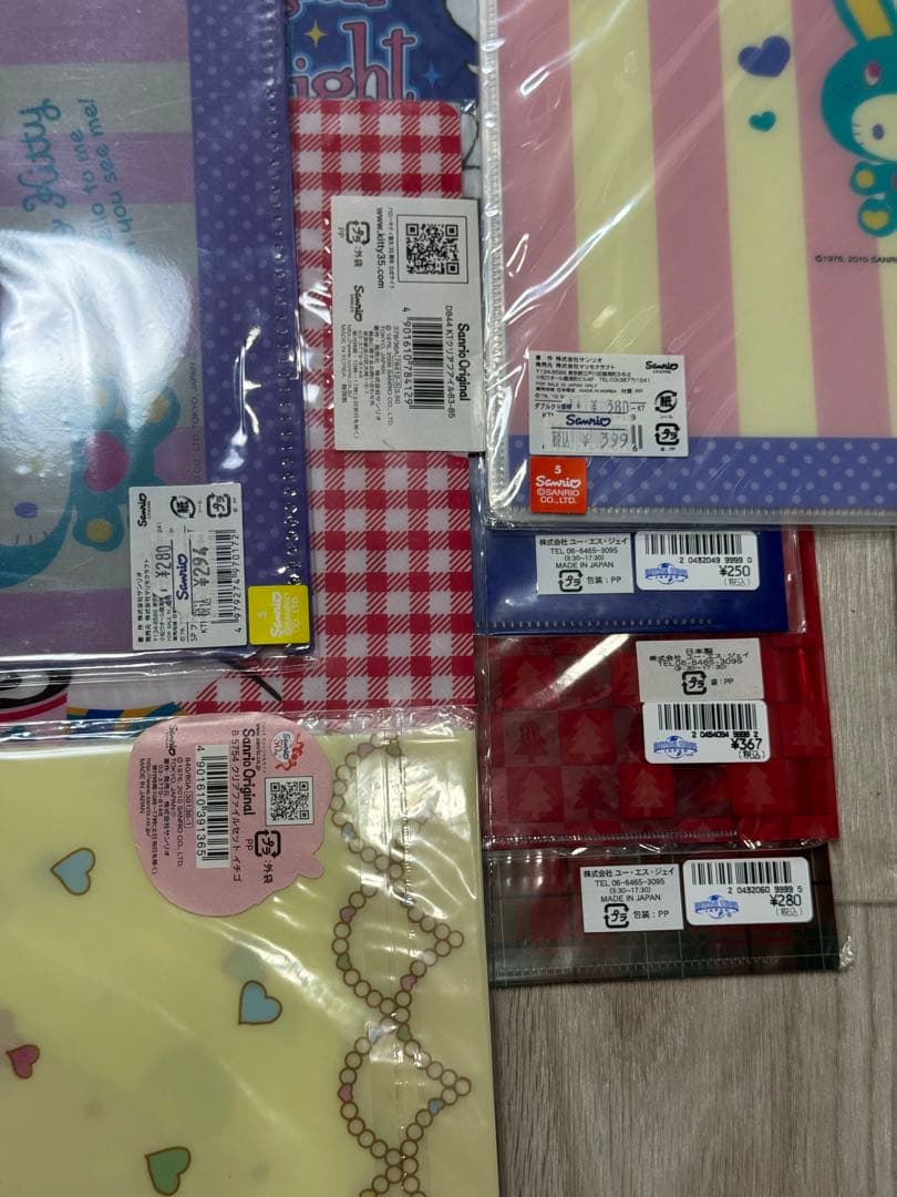 【新品未開封】可愛いキャラクター クリアファイルをまとめて28枚セット