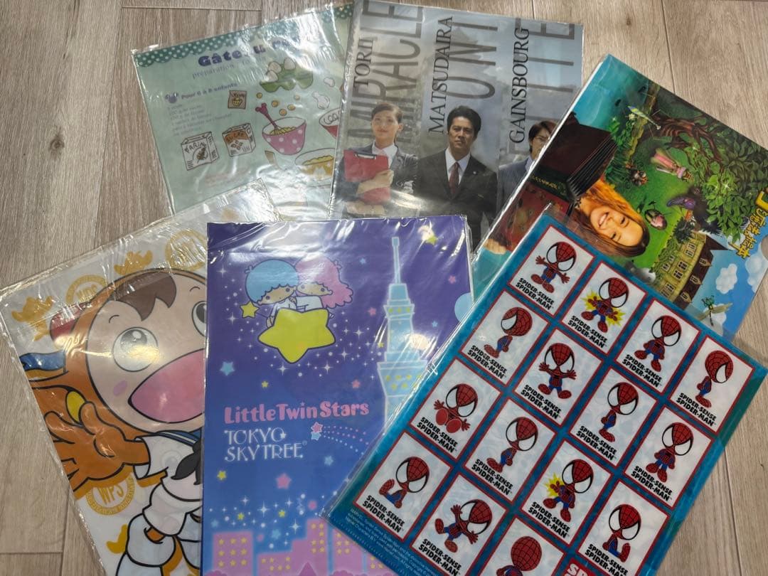 【新品未開封】可愛いキャラクター クリアファイルをまとめて28枚セット