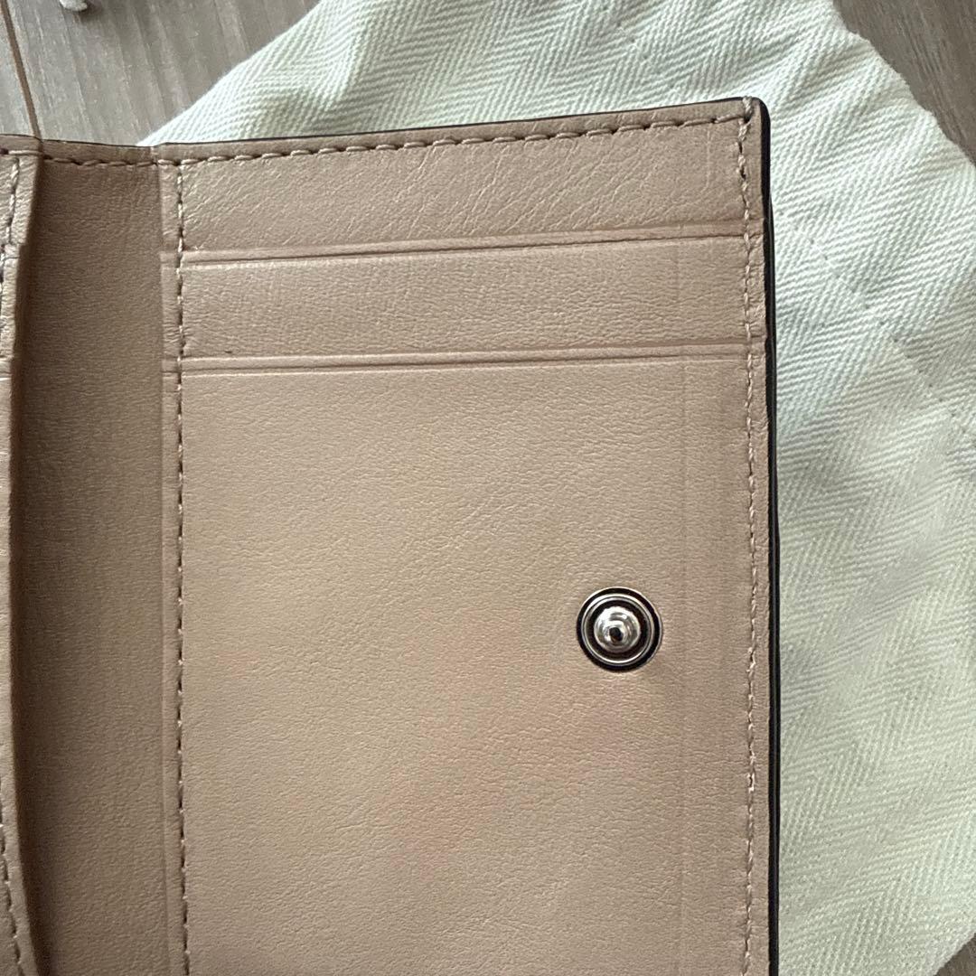 ベージュ レザー 三つ折り財布