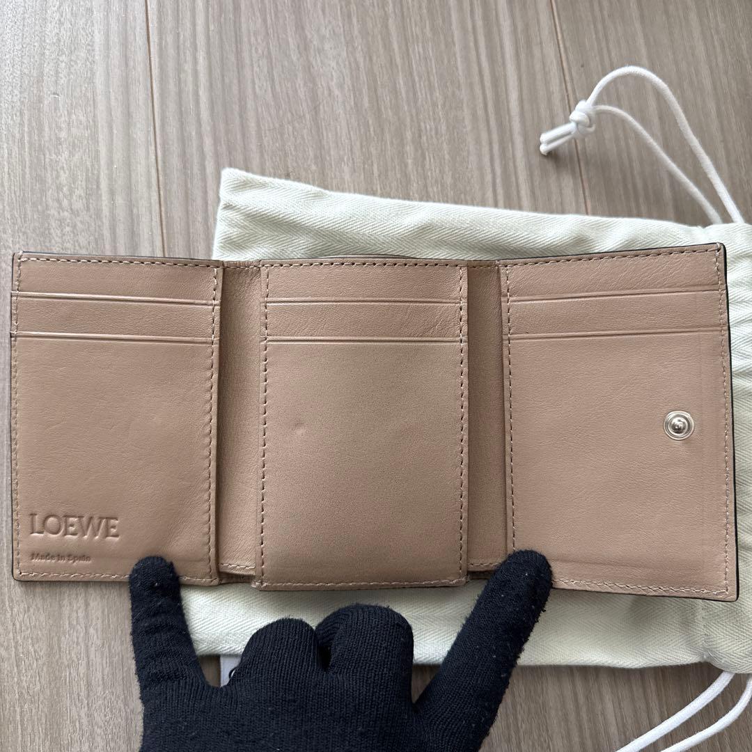 ベージュ レザー 三つ折り財布