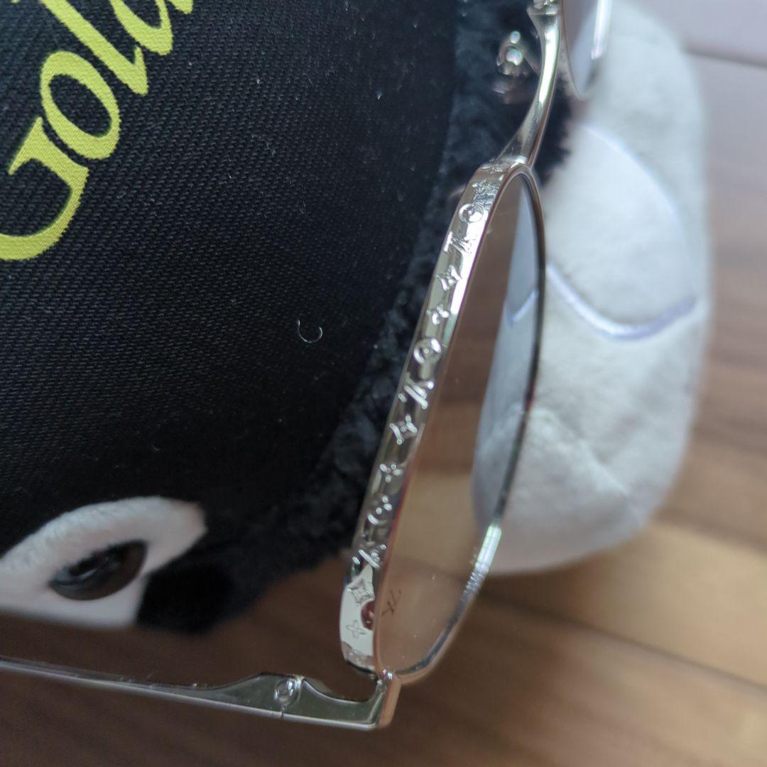 LOUIS VUITTON シルバー サングラス