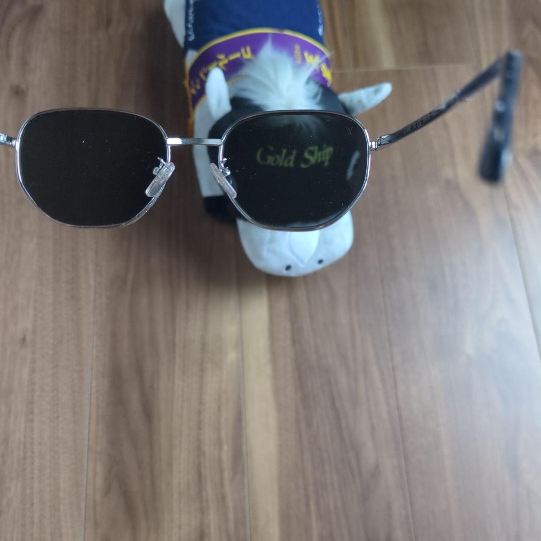 LOUIS VUITTON シルバー サングラス