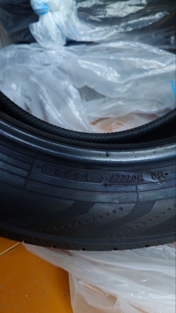 225/60R18 40系 アルファード 純正タイヤ　2023年製 ２本　②