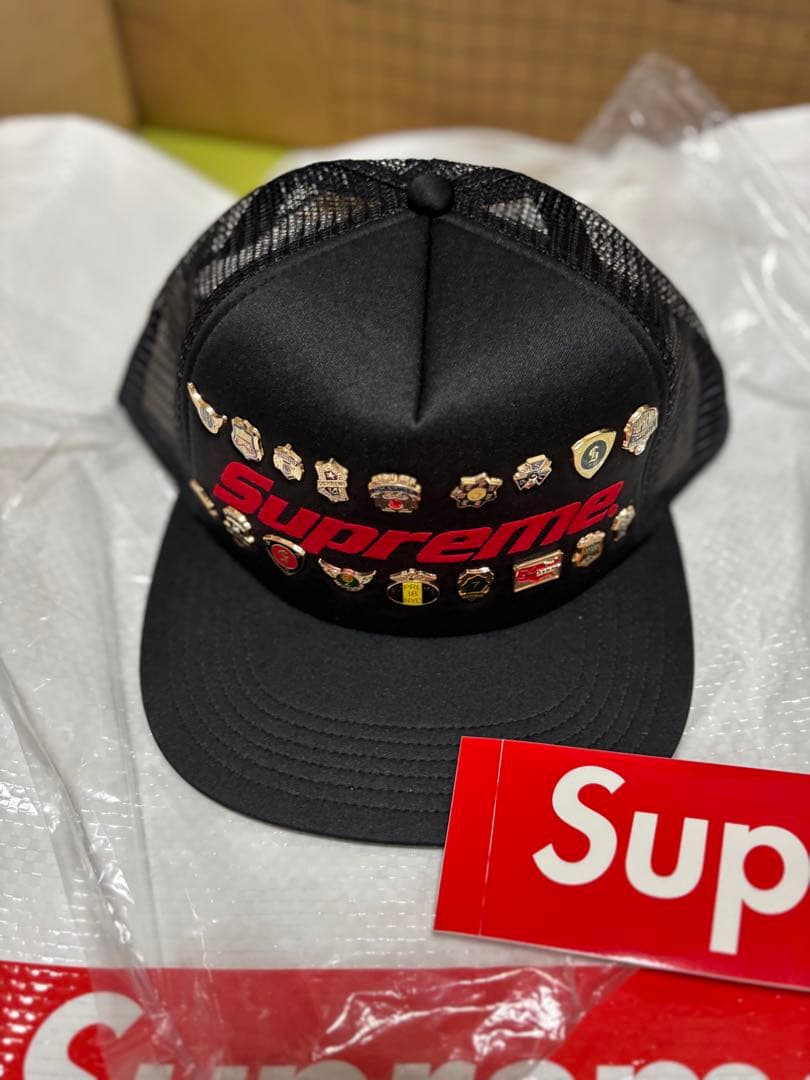 Supreme バッジ付きブラックキャップ