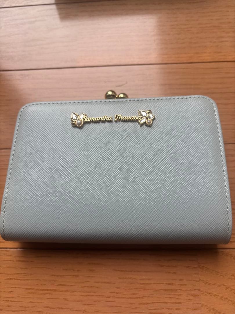 Samantha Thavasa ラメレザービジュー口金折財布　ライトブルー