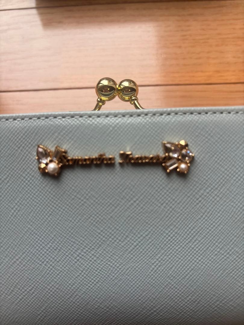 Samantha Thavasa ラメレザービジュー口金折財布　ライトブルー