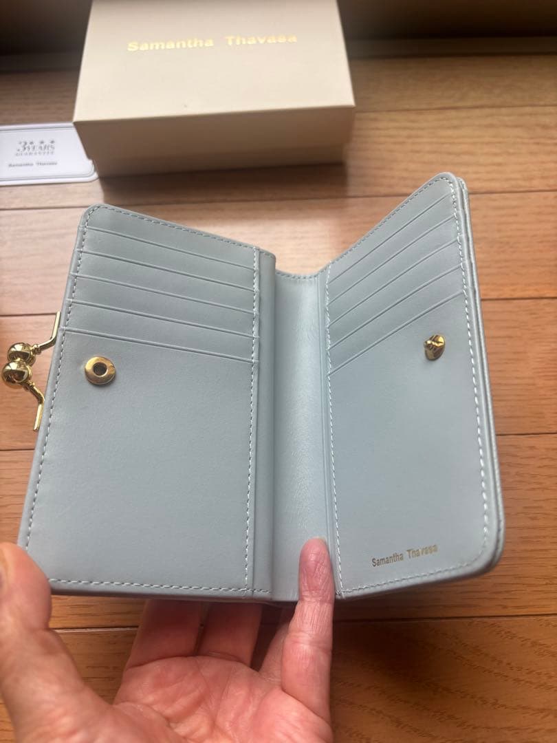 Samantha Thavasa ラメレザービジュー口金折財布　ライトブルー