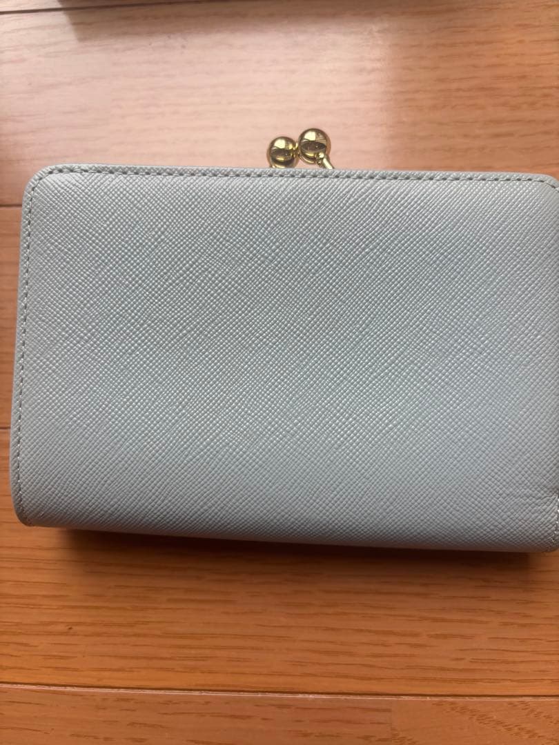 Samantha Thavasa ラメレザービジュー口金折財布　ライトブルー