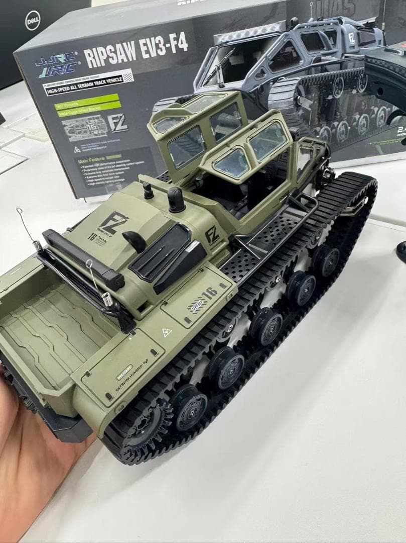 ラジコンカー クローラー RCカー 高速 戦車 2.4Ghz E8812 中古