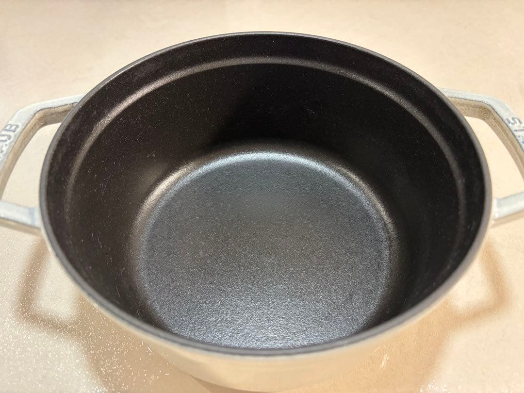 ストウブ 鍋 Staub ピコ・ココット ラウンド 22cm 両手鍋 IH対応