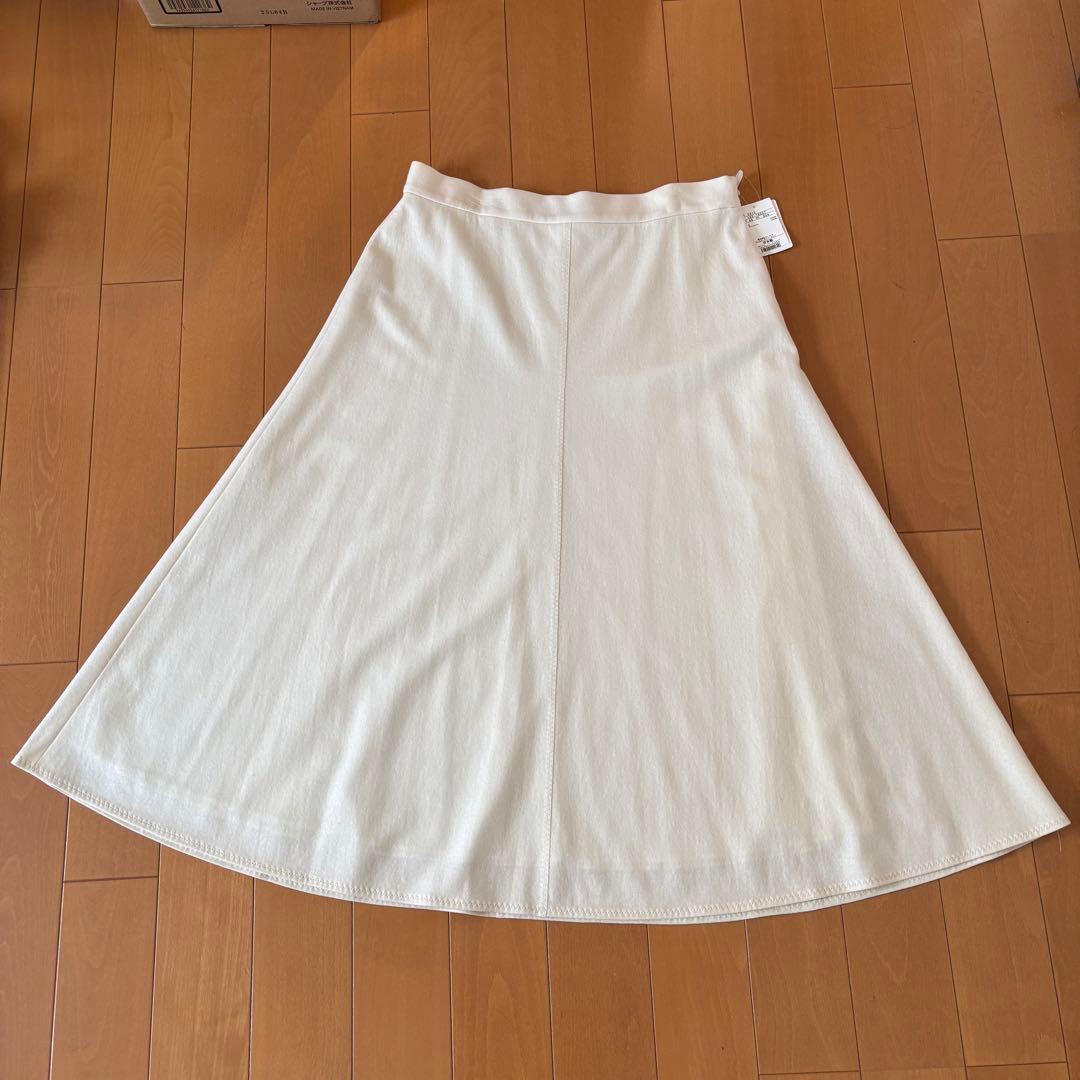 新品⭐️アンタイトル　ウール フレアスカート　オフホワイト　44 大きい