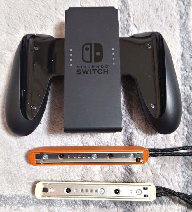 L*p様 Nintendo Switch 本体　ピカチュウ・イーブイ版
