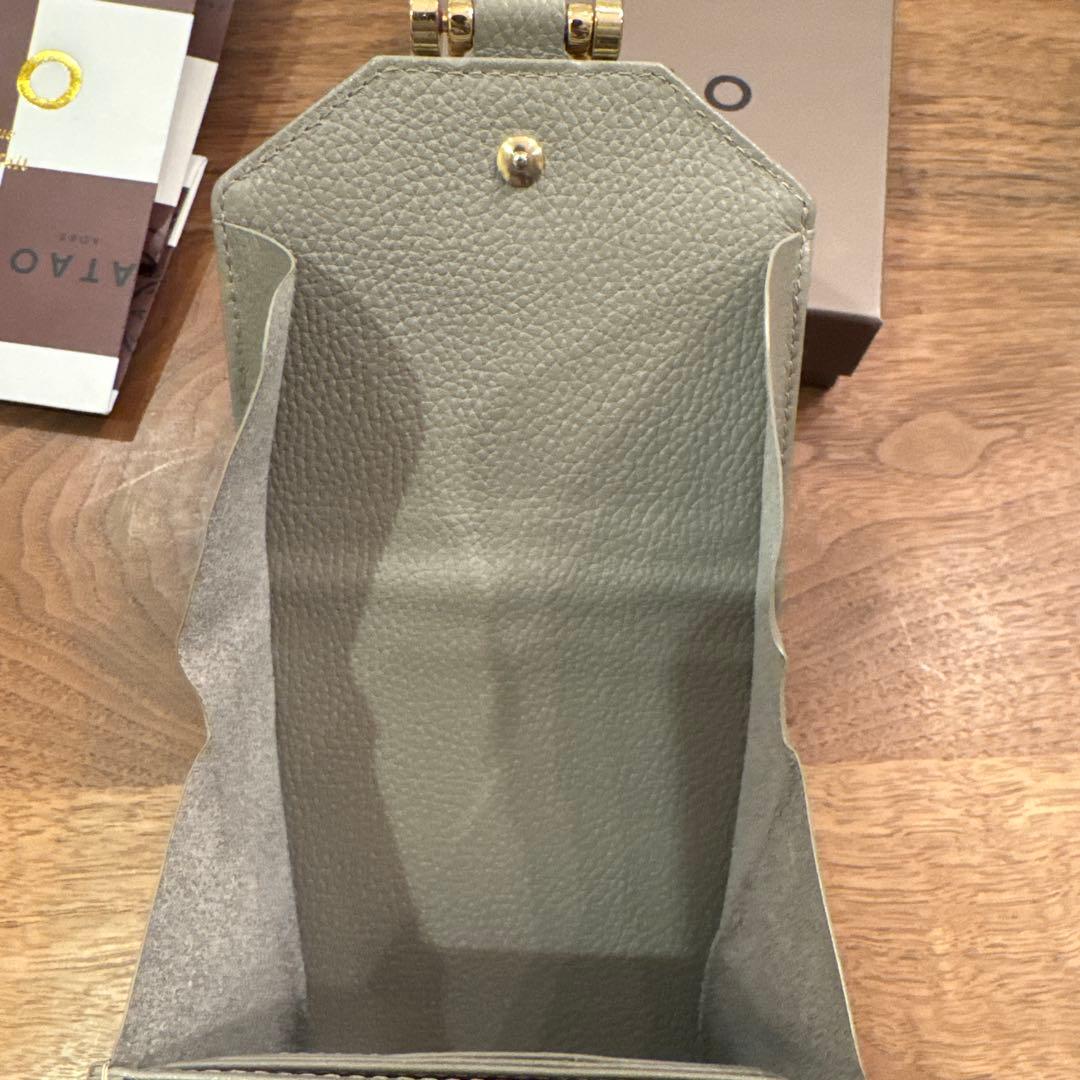 ミッキー　　美品ATAO アタオ　ロトロ　 グレージュ　二つ折り財布