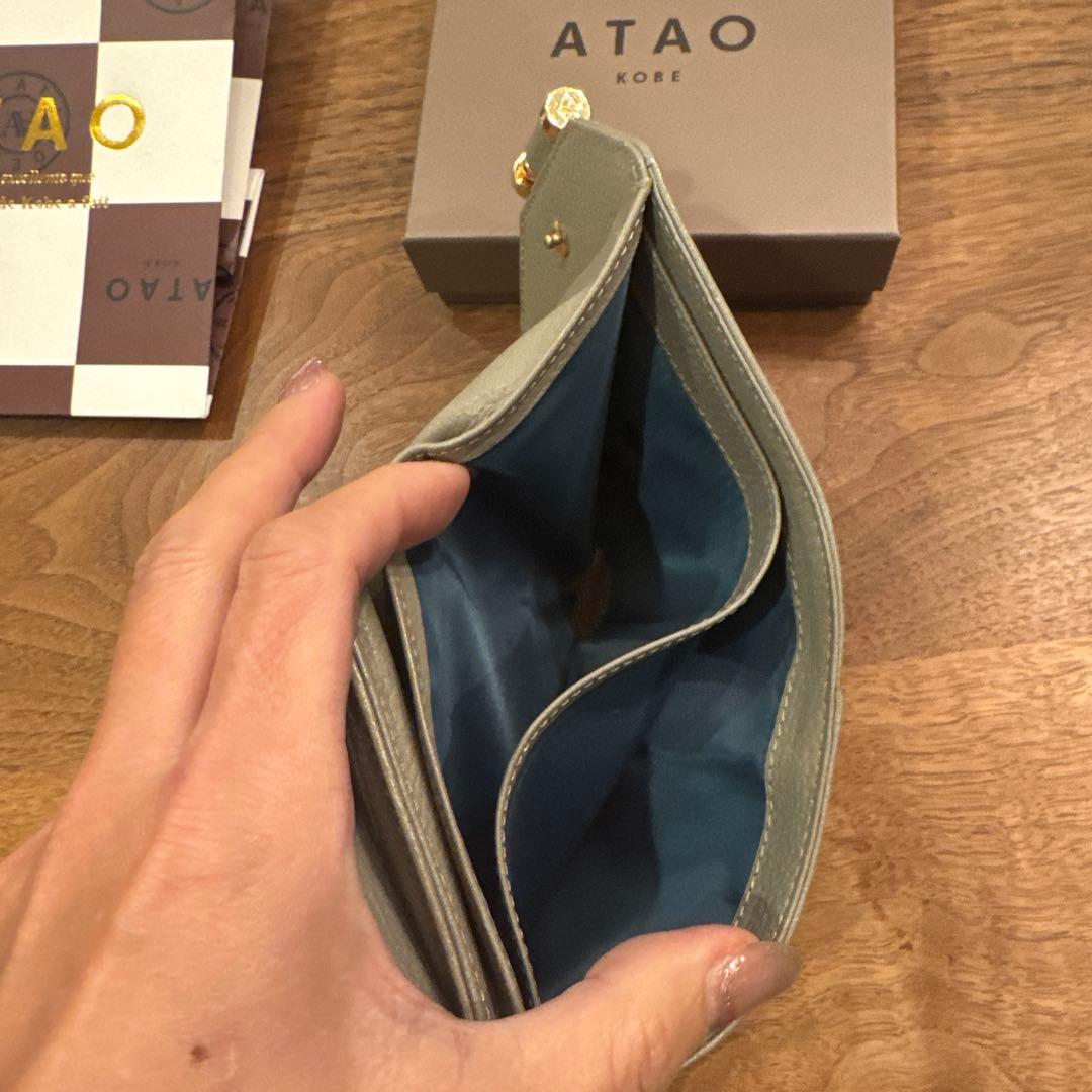 ミッキー　　美品ATAO アタオ　ロトロ　 グレージュ　二つ折り財布
