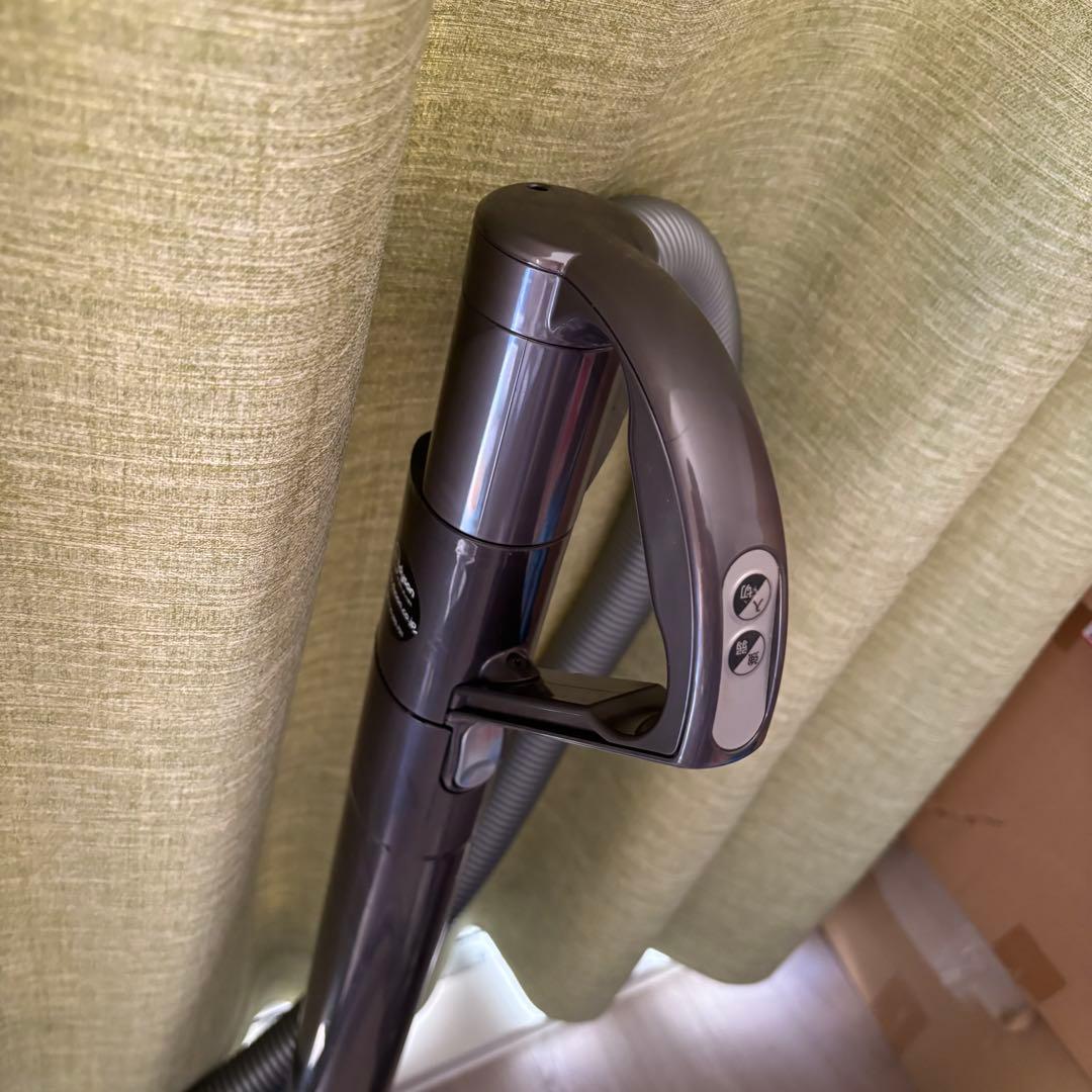 Dyson ダイソン DC63 電気掃除機　キャニスター