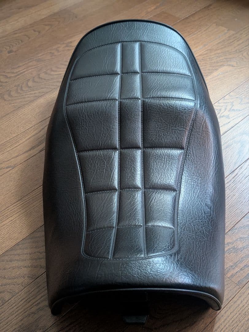 ゼファー750用　Z風シート