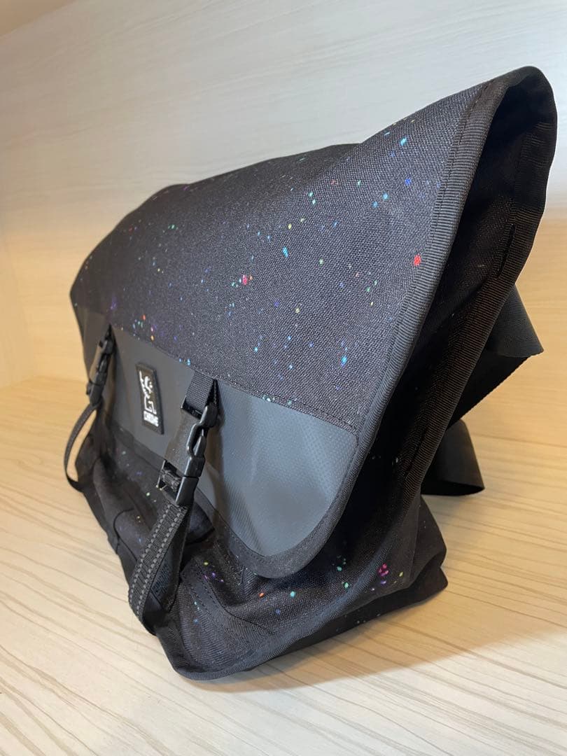 バッグ CHROME CTZ MESSENGER BAG TOKYO NEON