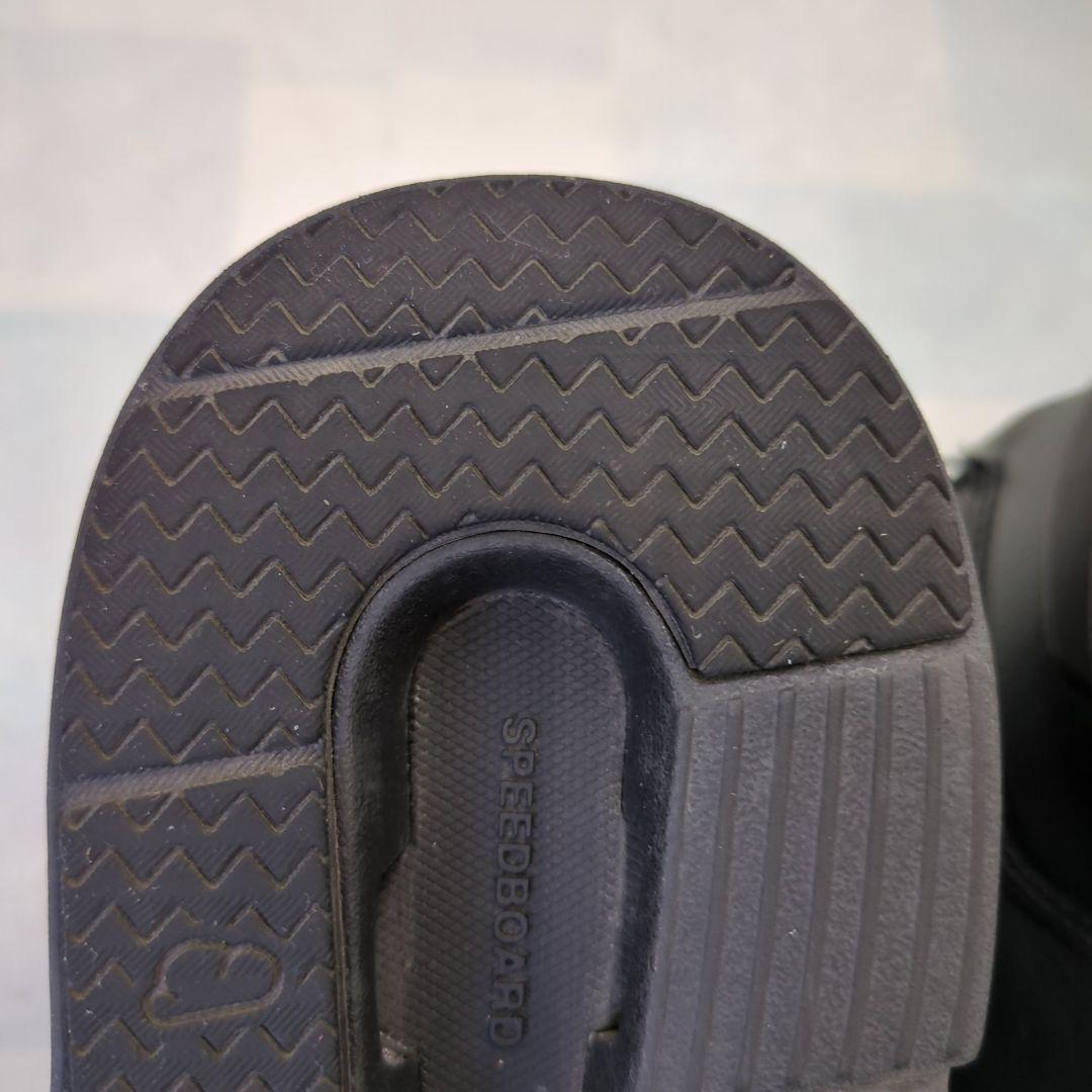 on スニーカー　27cm