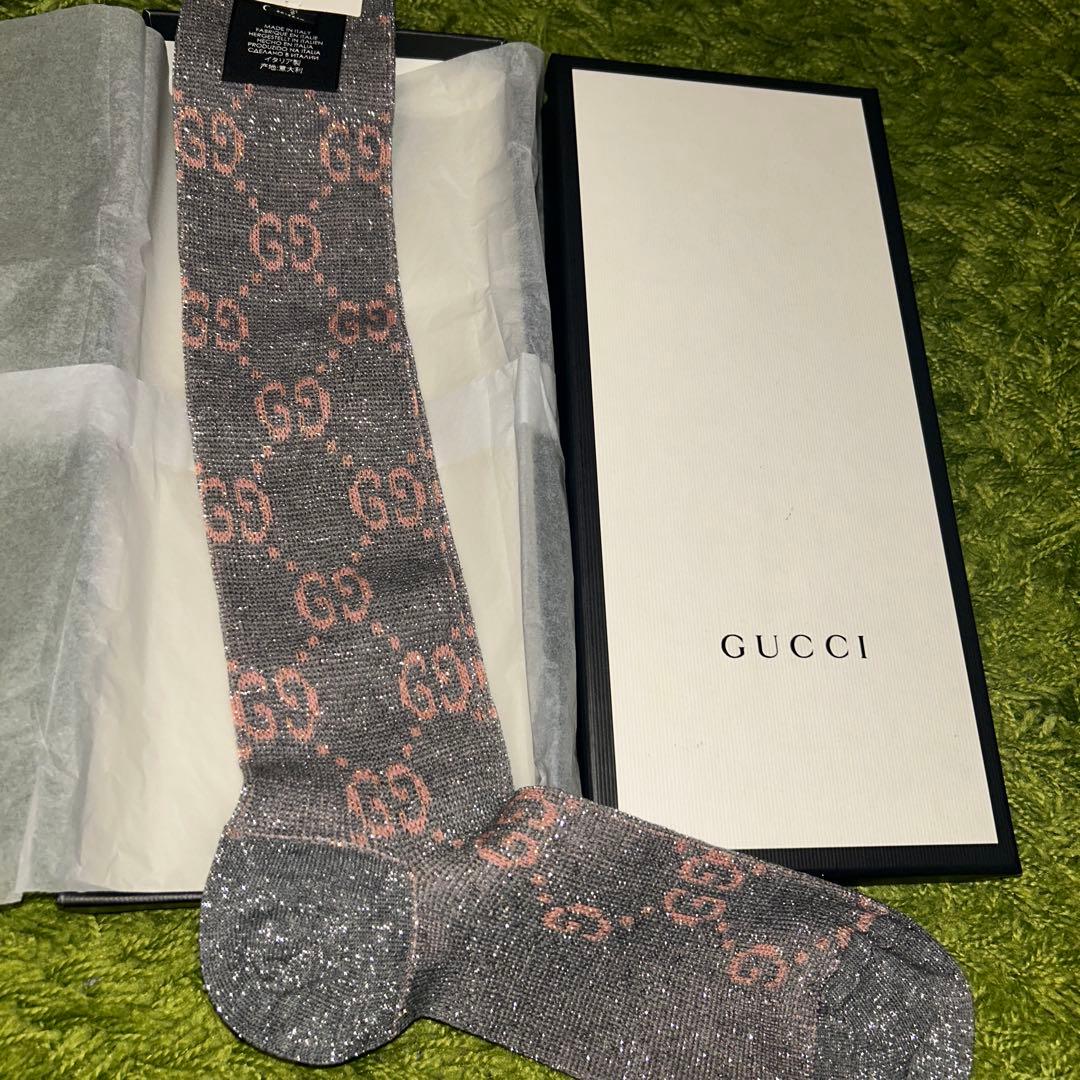 新品GUCCI GGロゴ ソックス グレー/ピンク
