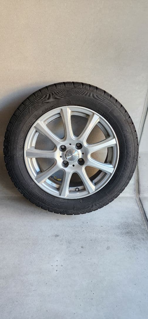 値下げしました☆【送料無料】スタッドレスタイヤ (175/65R15)