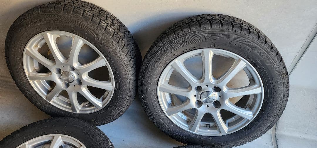 値下げしました☆【送料無料】スタッドレスタイヤ (175/65R15)