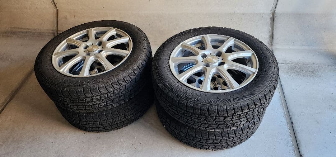 値下げしました☆【送料無料】スタッドレスタイヤ (175/65R15)