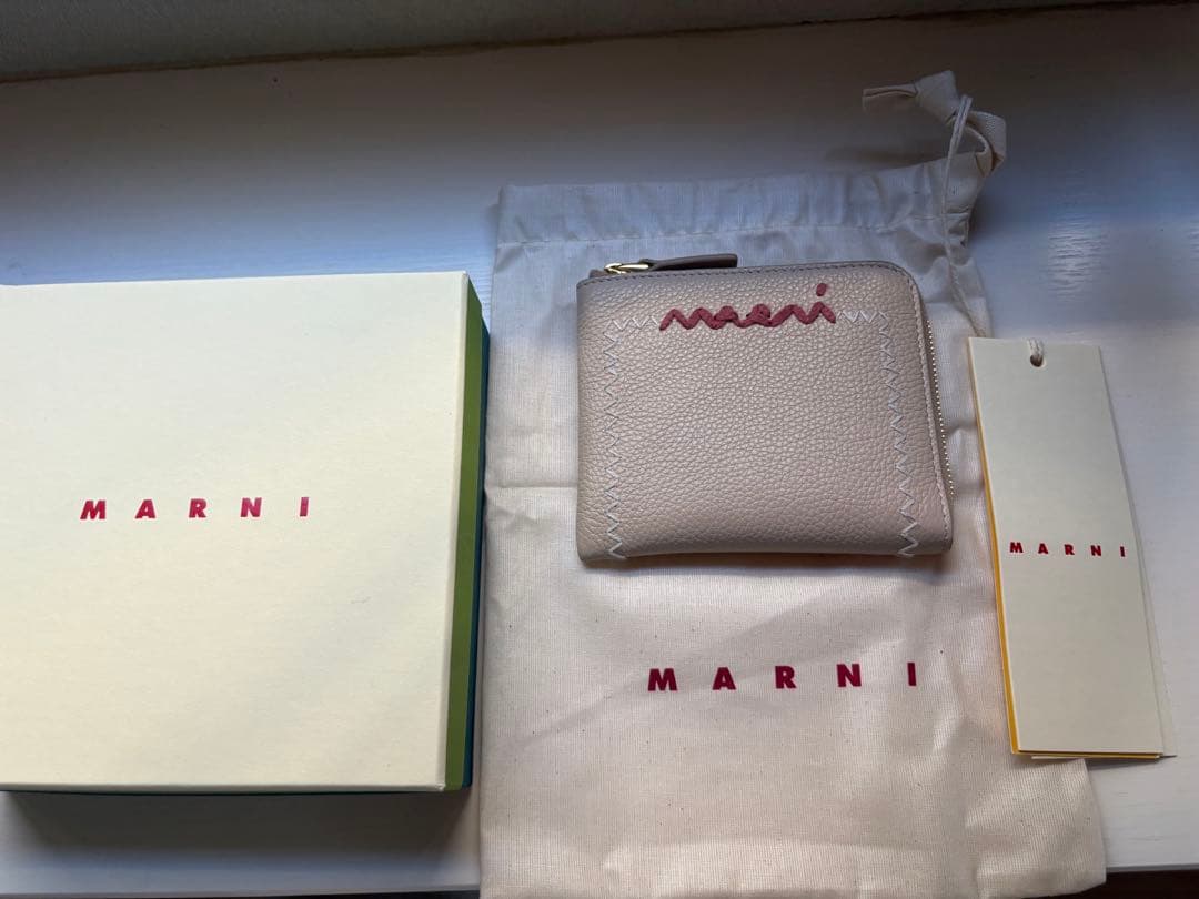 MARNI 二つ折り財布　美品