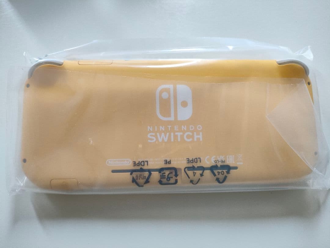 【新品未使用】switchライト本体　イエロー