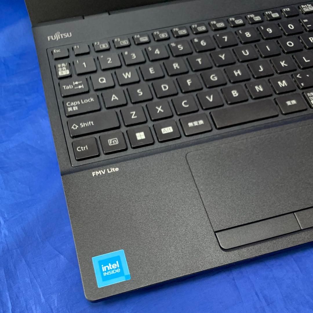 美品 2023年モデル 2024年製造 富士通 FMV Lite ノートパソコン