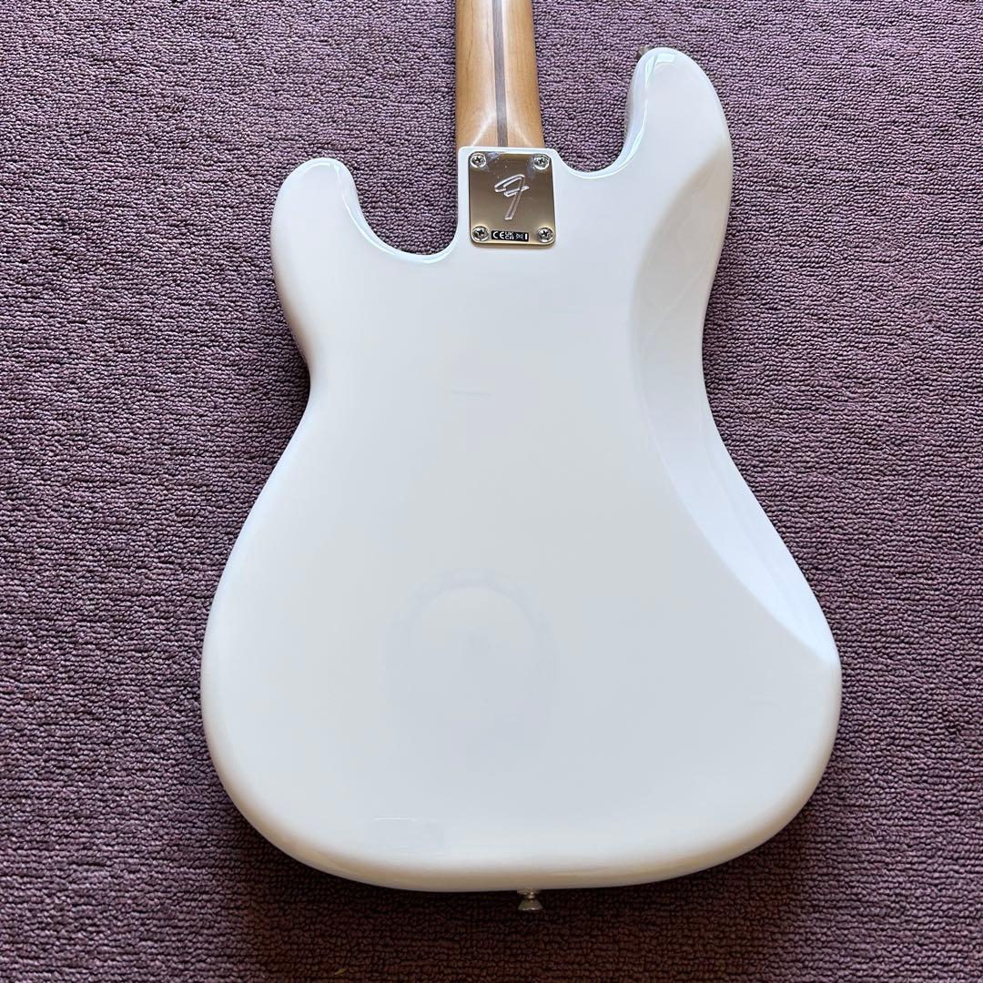 ベース Fender Precision Bass Player II
