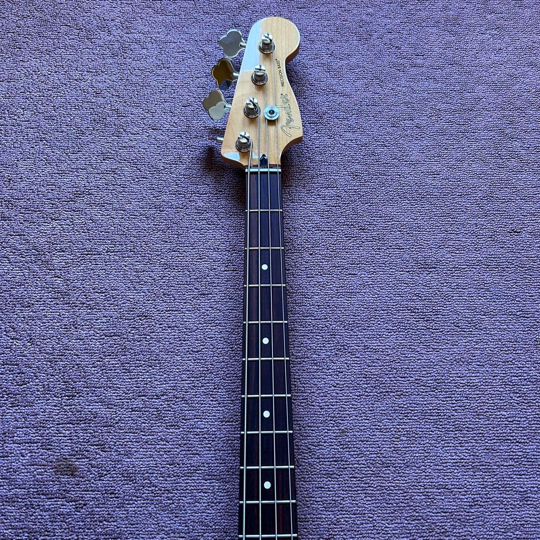 ベース Fender Precision Bass Player II