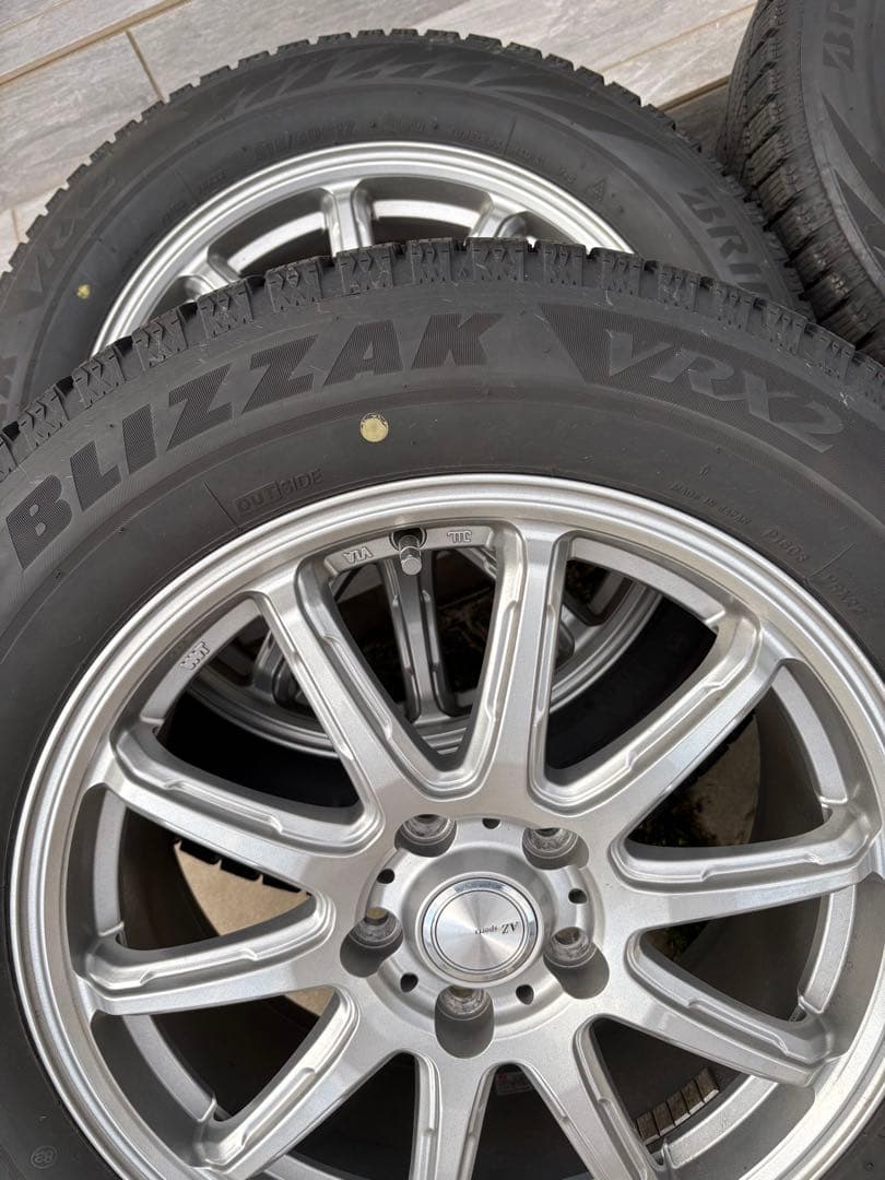 215/60R17 VRX2 スタッドレスタイヤ　ホイール付き
