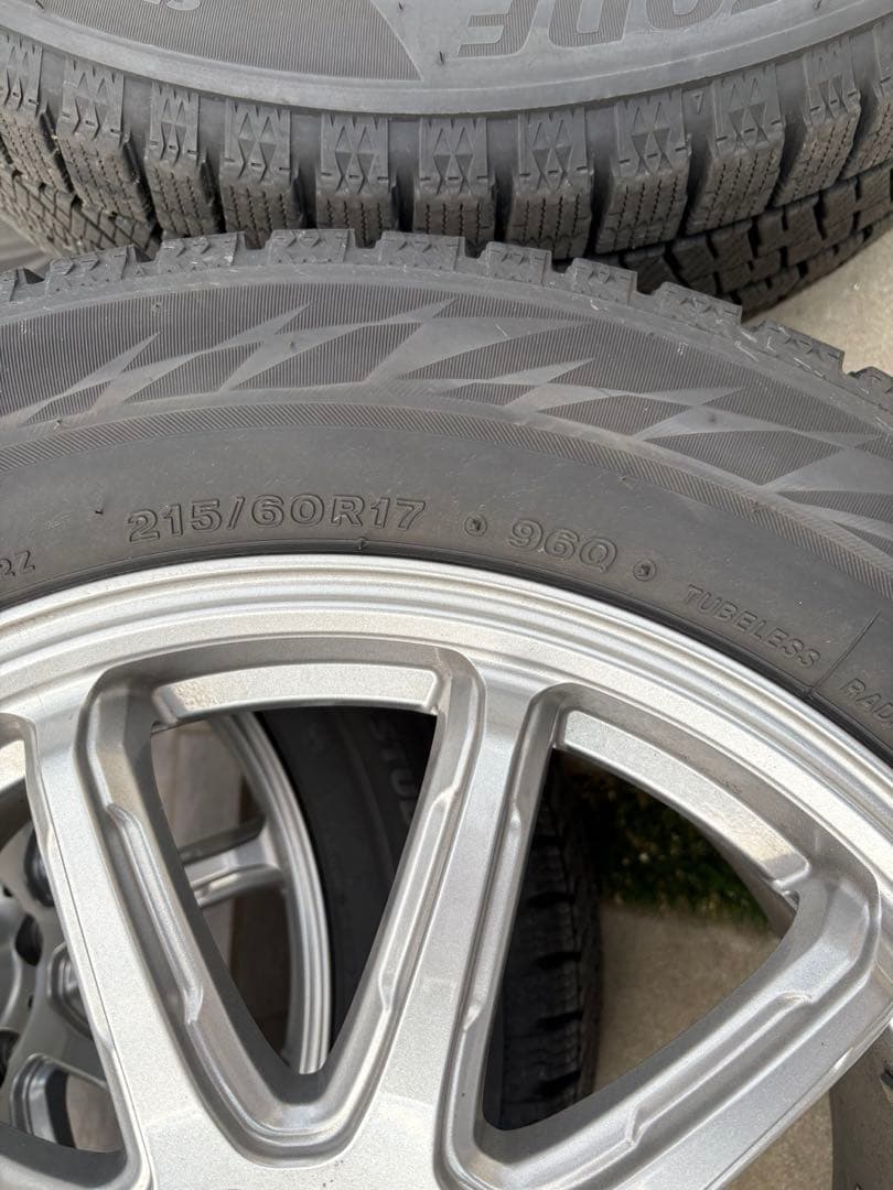 215/60R17 VRX2 スタッドレスタイヤ　ホイール付き