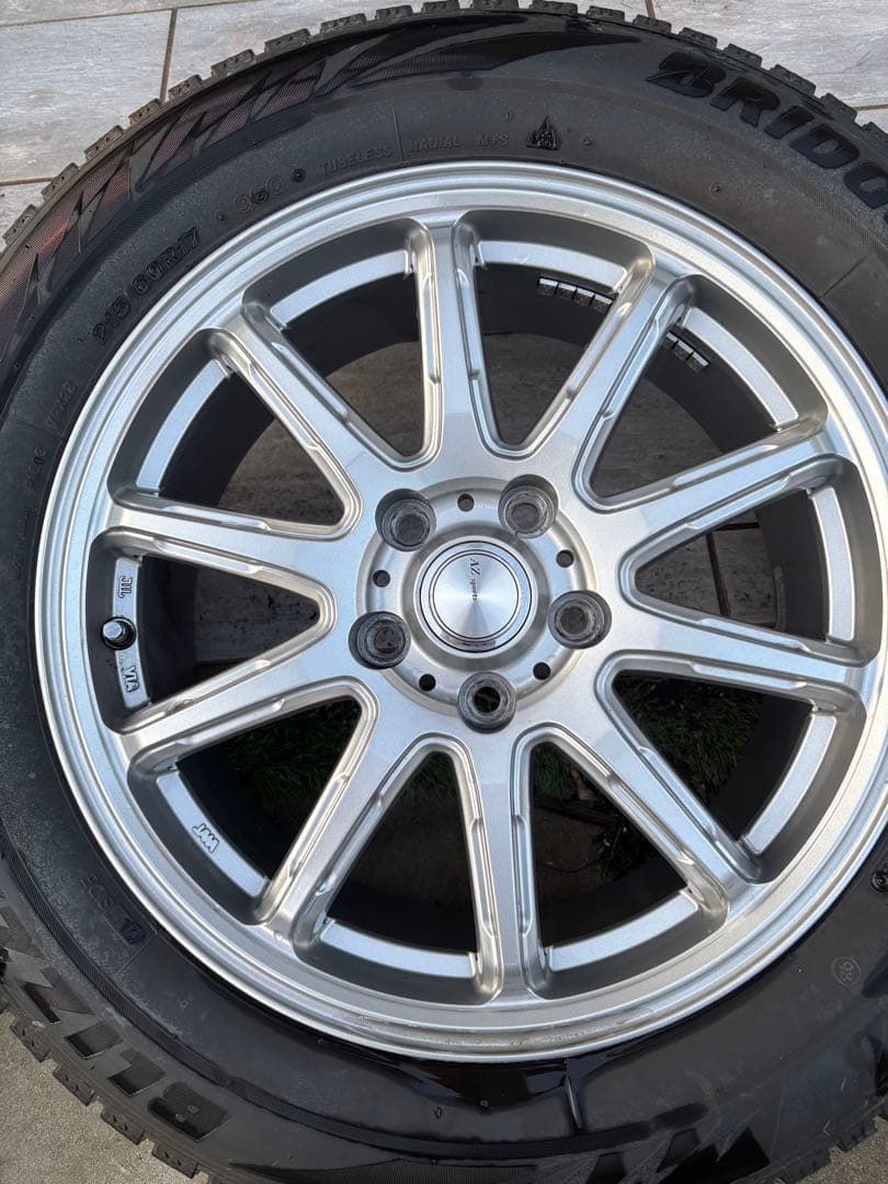 215/60R17 VRX2 スタッドレスタイヤ　ホイール付き