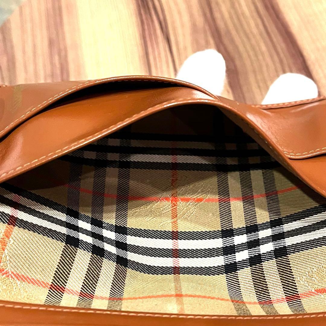 ✨希少✨BURBERRY バーバリー パスポートケース カードケース 本革 茶色