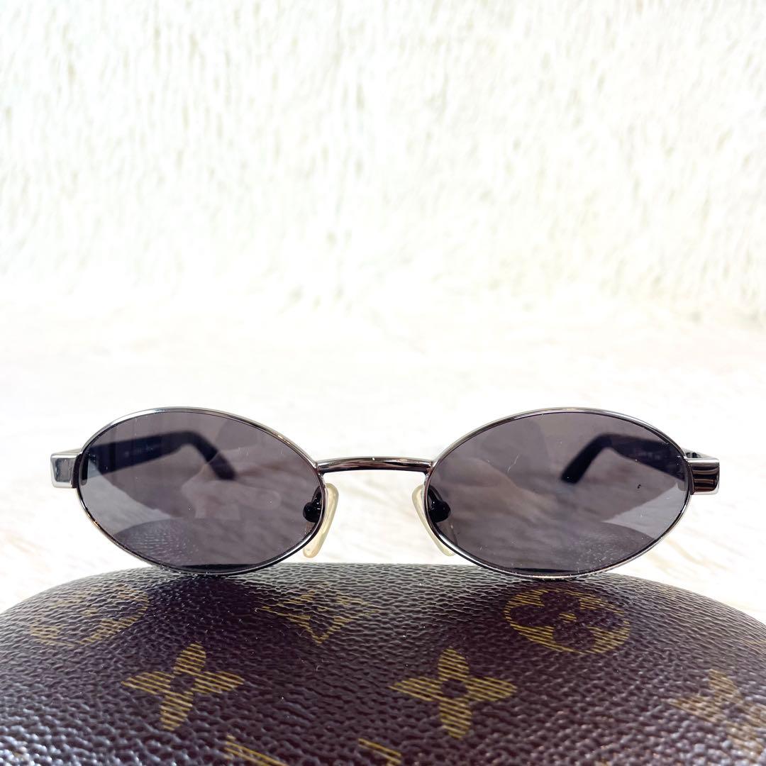 極美品　GUCCI　サングラス　GG1641　ブラックレンズ　シルバーフレーム