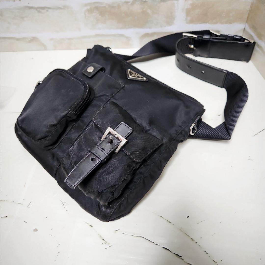 ★コージー【プラダ】三角ロゴ ウエストバッグ ブラック BM0011 美品