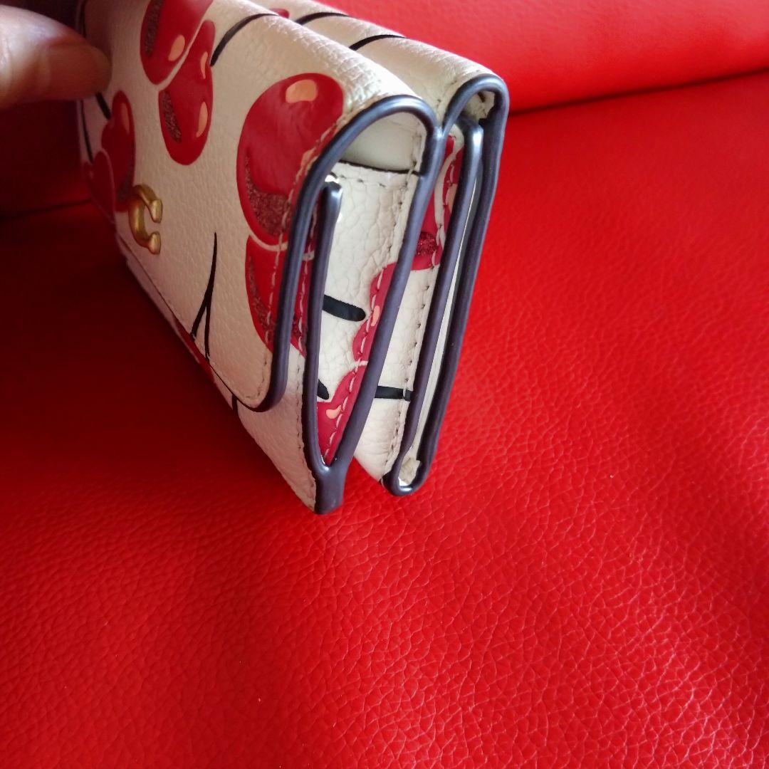コーチCOACH エッセンシャル　トライフォード　チェリー　三つ折り財布
