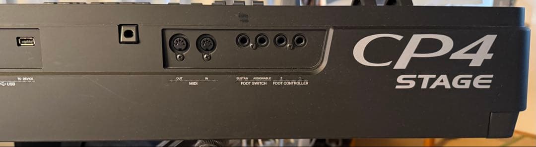 鍵盤楽器 YAMAHA CP4