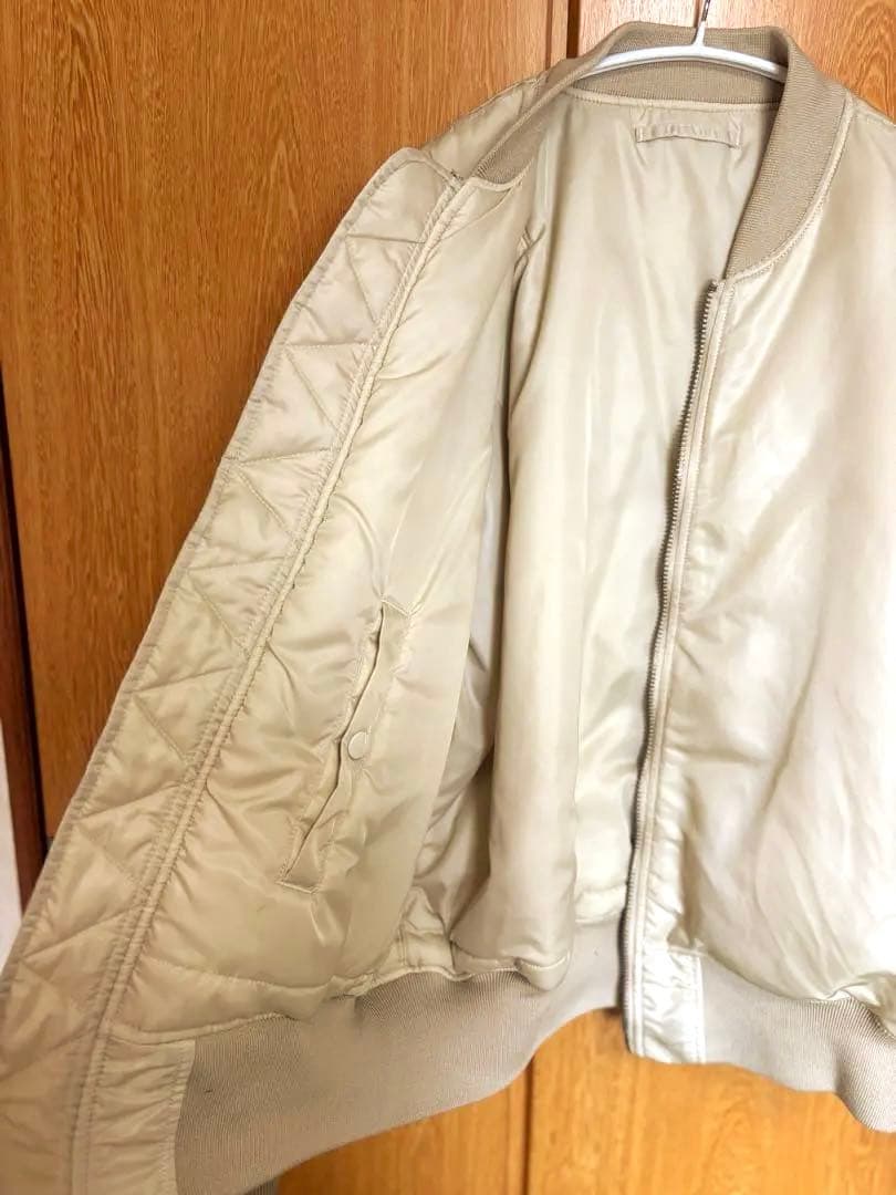 ALPHA INDUSTRIES アルファMA-1 アイボリー