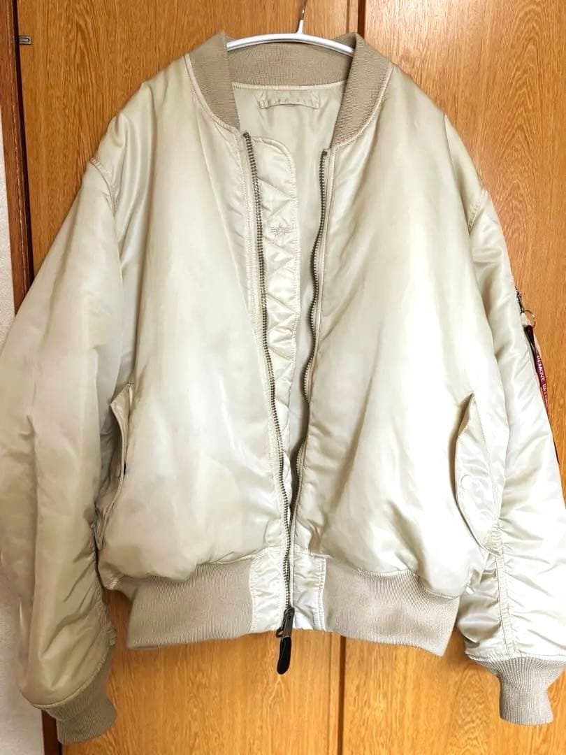 ALPHA INDUSTRIES アルファMA-1 アイボリー